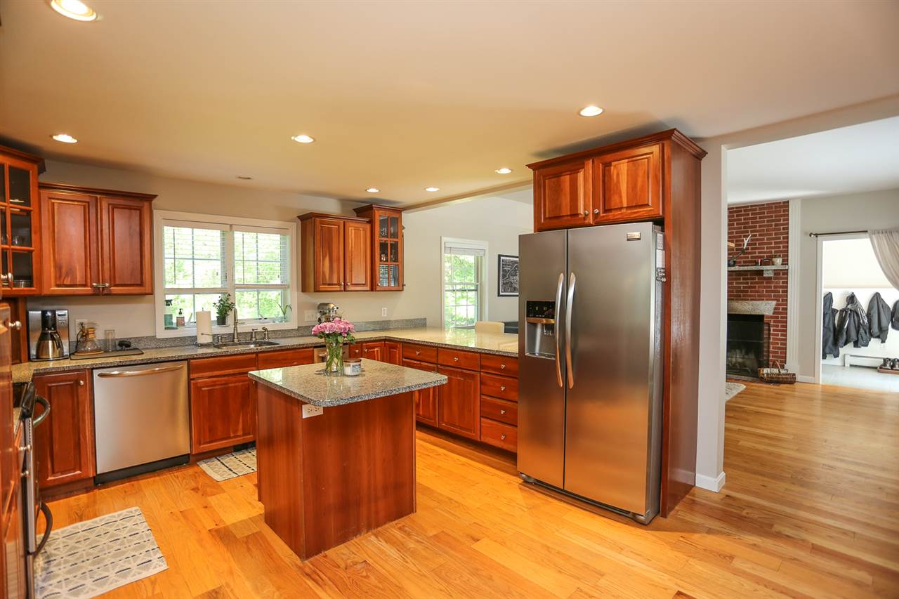 129 Old Bennington Road Peterborough, NH 03458 - Photo 8 of 31