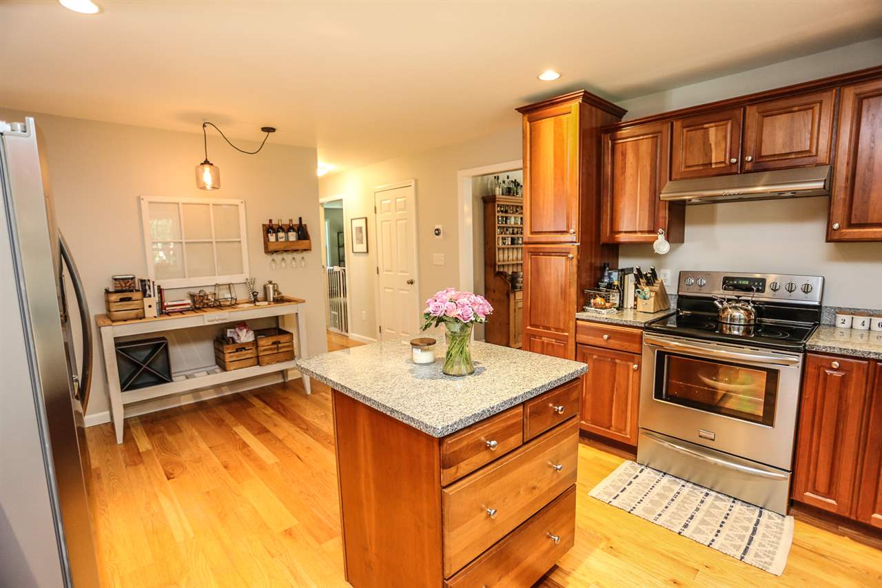 129 Old Bennington Road Peterborough, NH 03458 - Photo 9 of 31