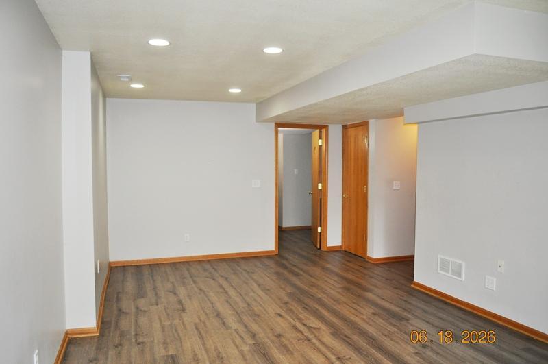 4926 Rusten Road St. Paul, MN 55122 - Photo 16 of 20