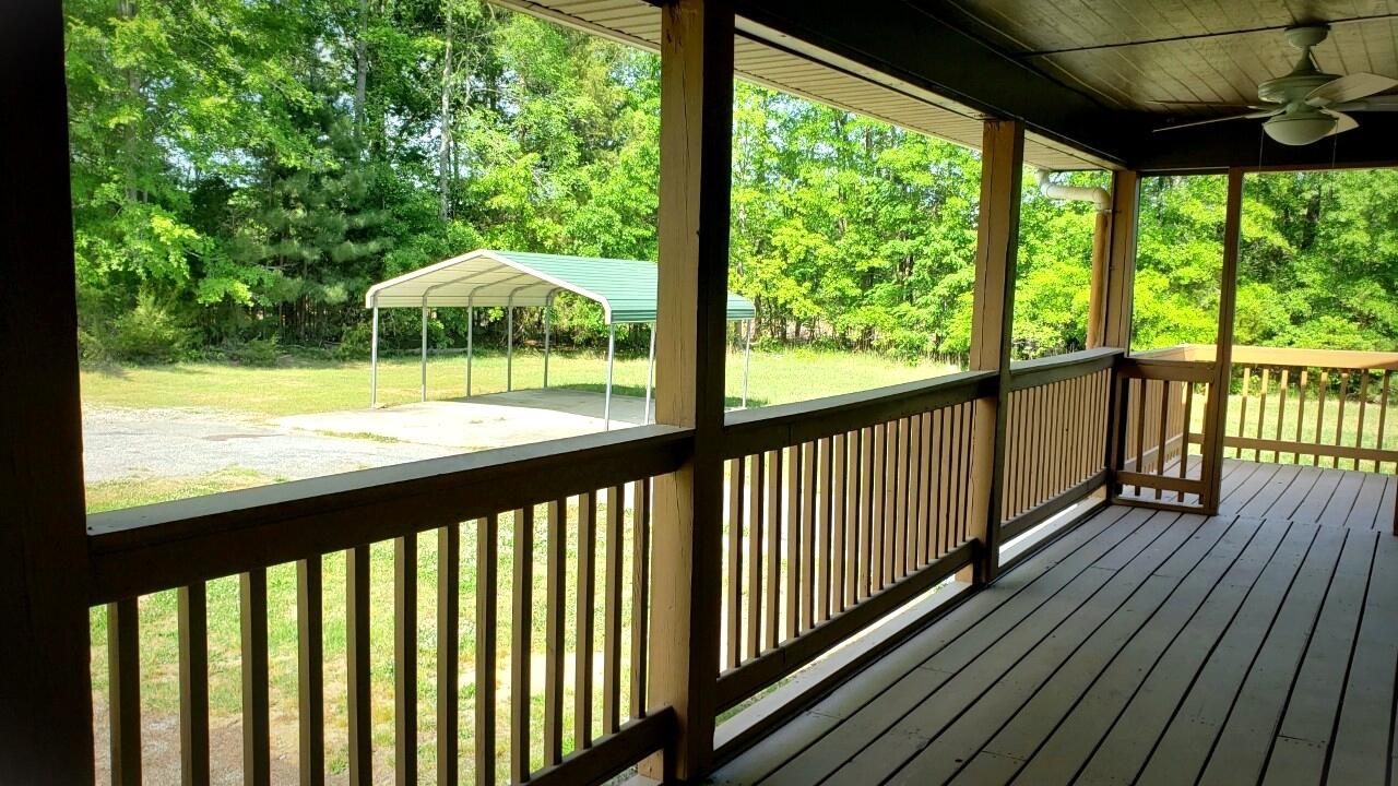 150 Falcon Court Hodges, SC 29653 - Photo 3 of 30