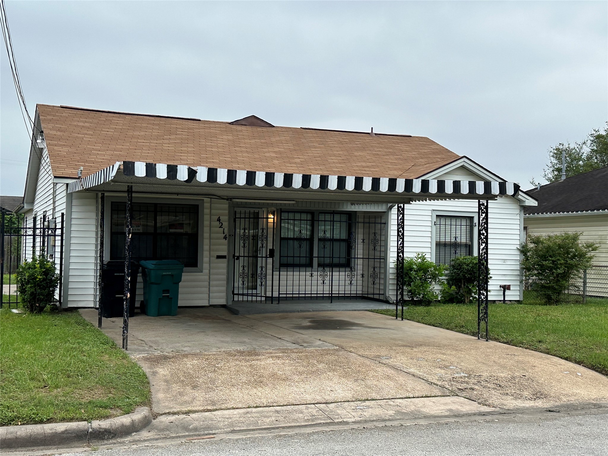 4214 Gano Street Houston, TX 77009 - Photo 1 of 12 a view of a house with a garden