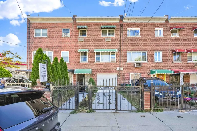 $649,000 | 1472 Stickney Place | Williamsbridge