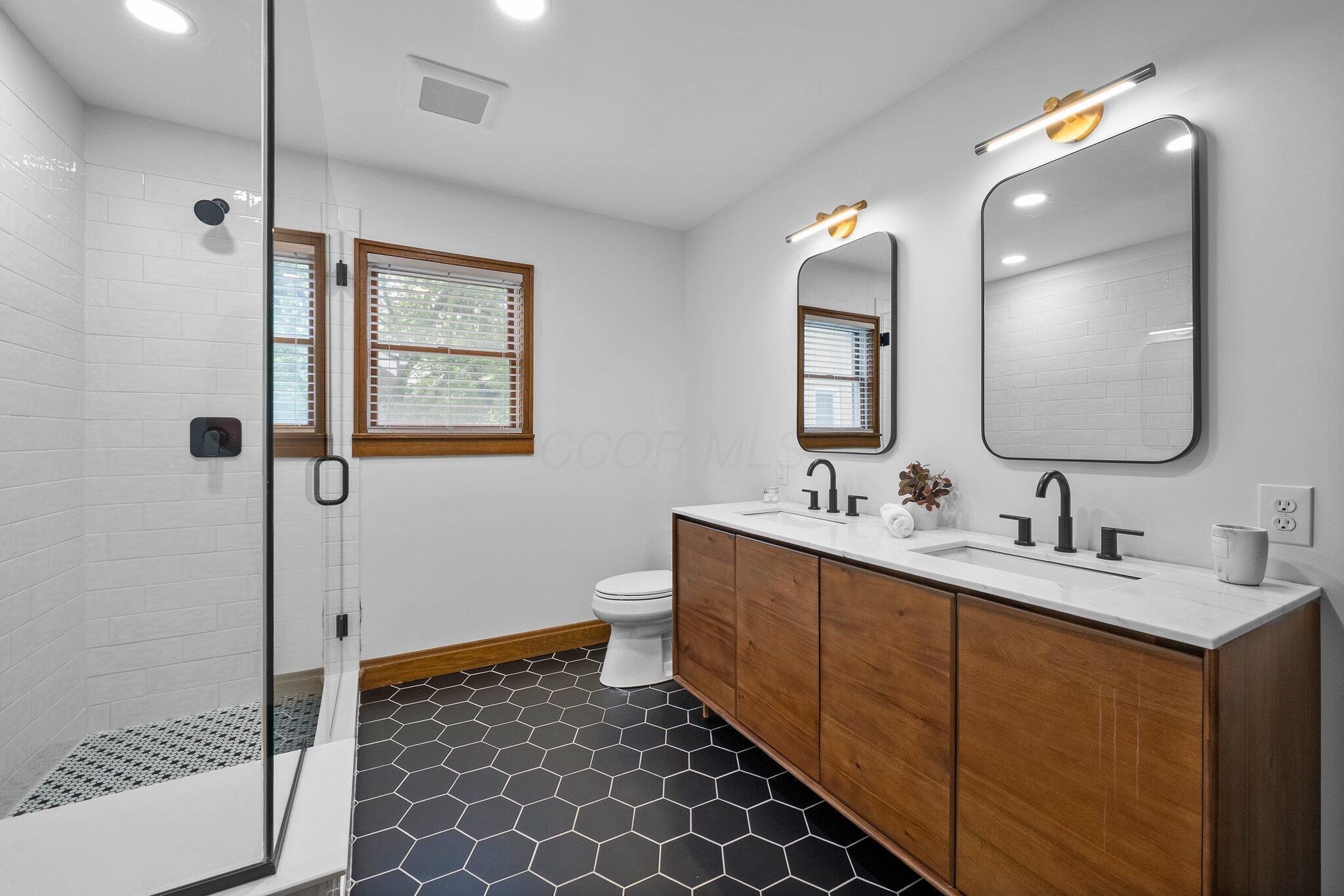 659 Vernon Road Columbus, OH 43209 - Photo 25 of 46 Primary Bath