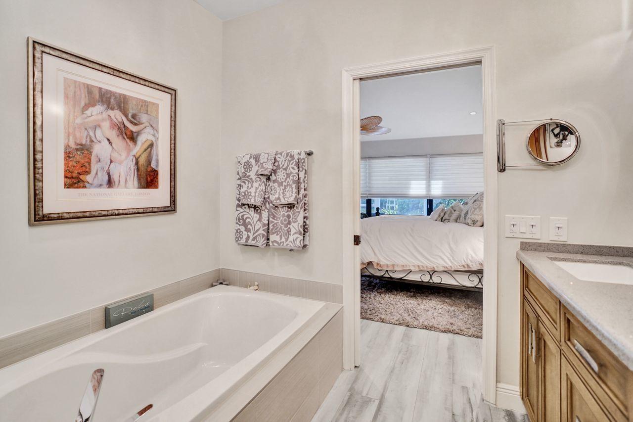 22697 Meridiana Drive Boca Raton, FL 33433 - Photo 18 of 35 Master Bath