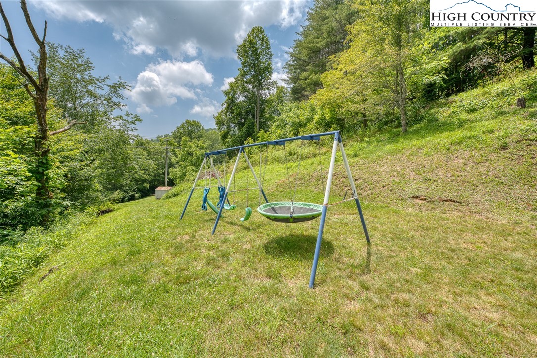 243 Charlie Thompson Road Vilas, NC 28692 - Photo 20 of 36 Gallery Image 20