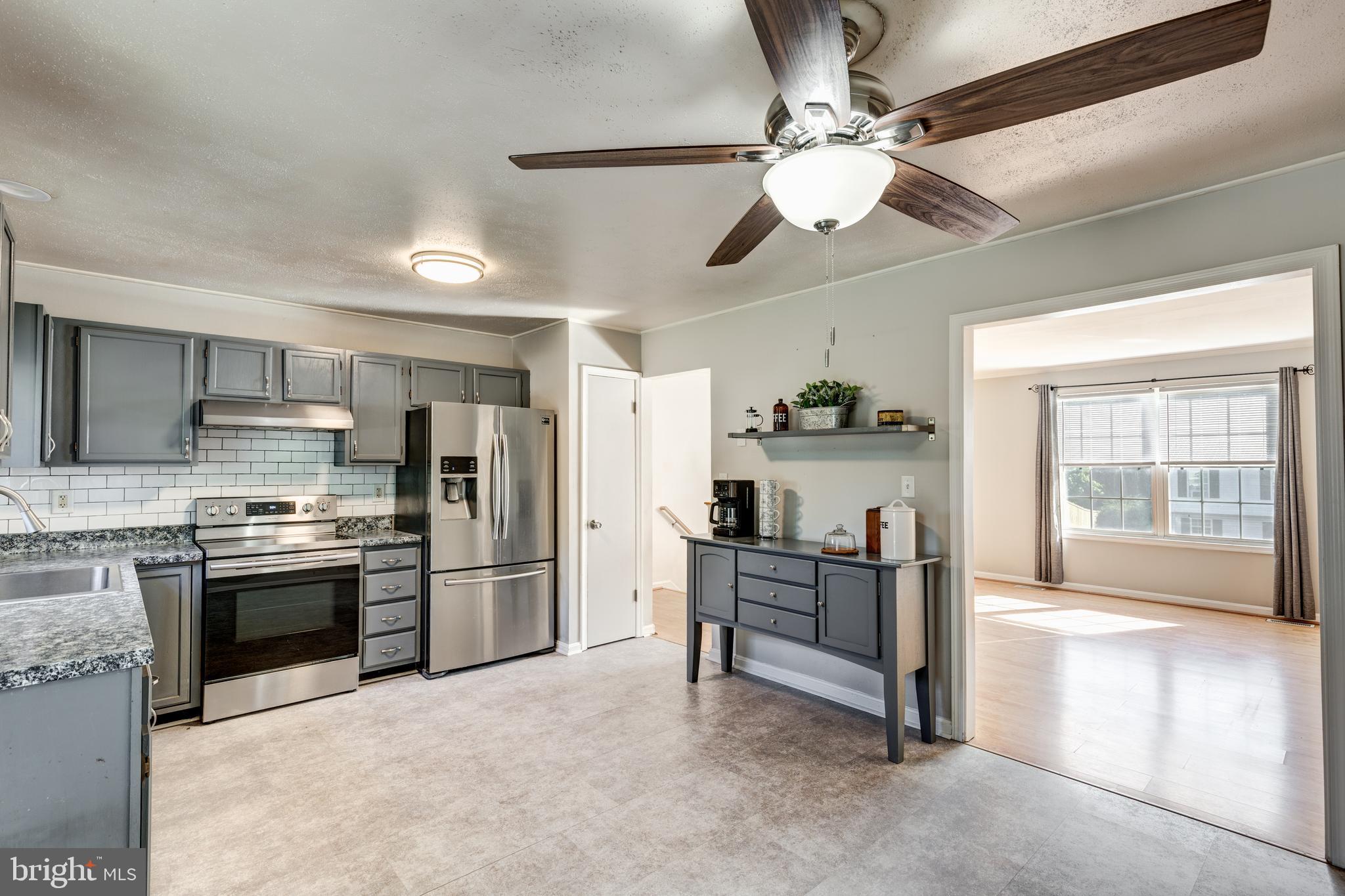 210 Roth Avenue Taneytown, MD 21787 - Photo 11 of 39 New flooring & appliances!