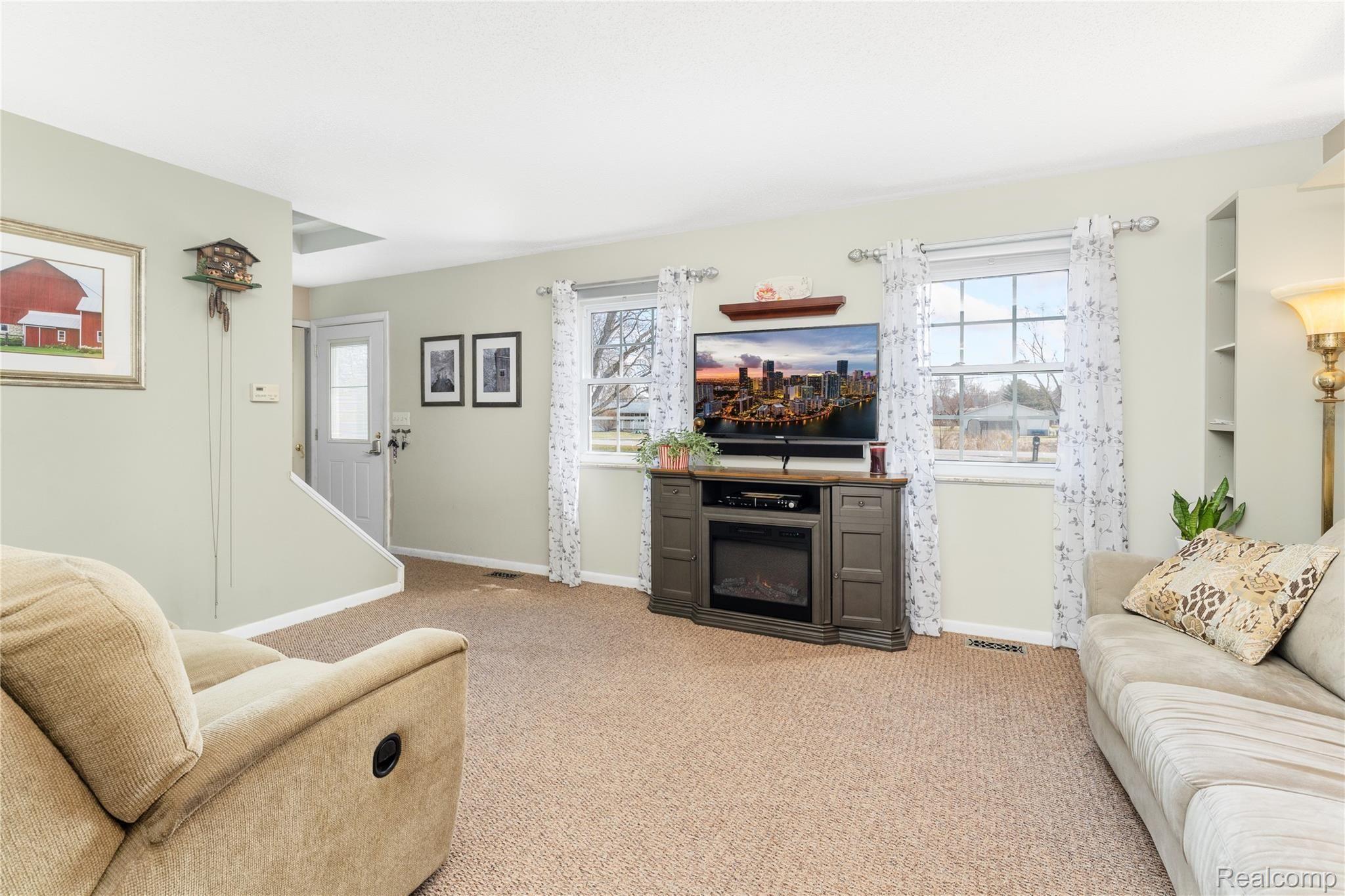2559 North Raisinville Road Monroe, MI 48162 - Photo 4 of 31 0004.jpg