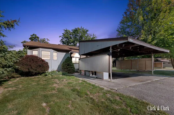 $225,000 | 2630 Chatham Woods Drive Southeast, Grand Rapids, MI 49546