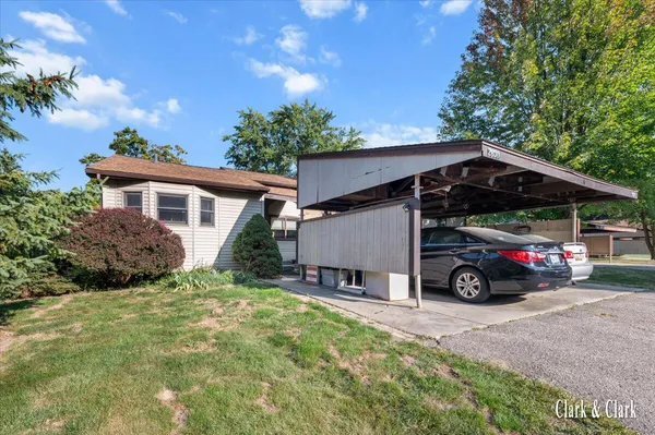 $225,000 | 2630 Chatham Woods Drive Southeast, Grand Rapids, MI 49546