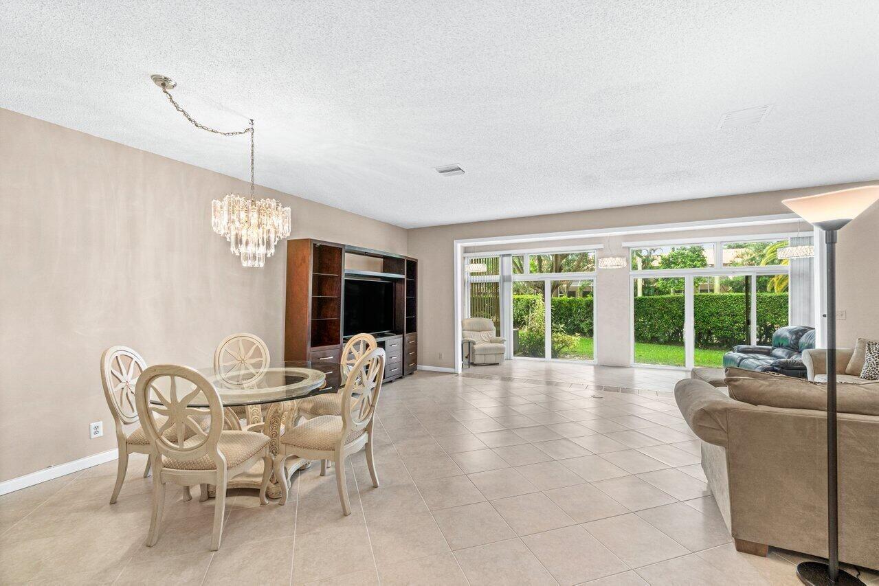 6829 Via Regina Boca Raton, FL 33433 - Photo 5 of 7 Living 2