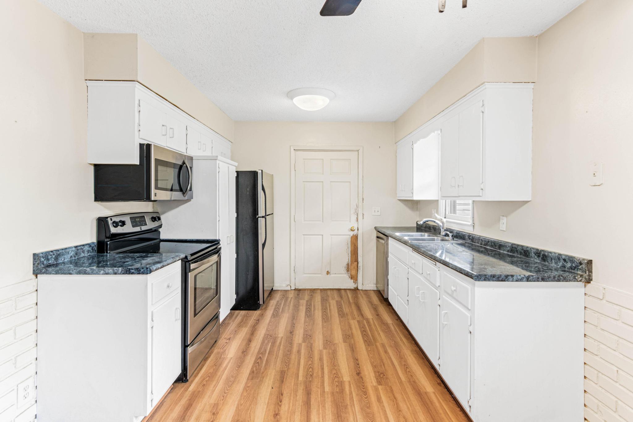 124 Hayes Road Apple Valley, MN 55124 - Photo 11 of 31 Gallery Image 11