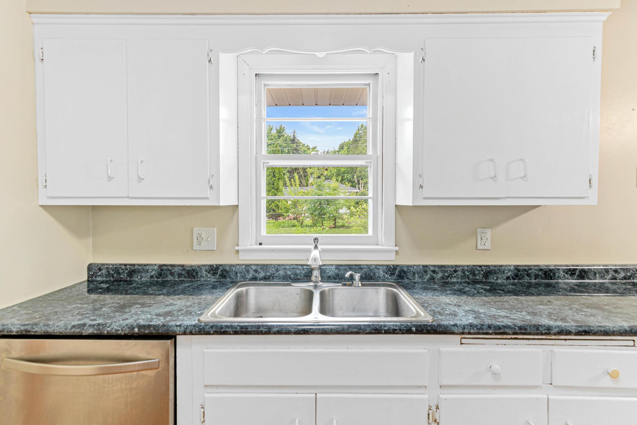 124 Hayes Road Apple Valley, MN 55124 - Photo 12 of 31 Gallery Image 12