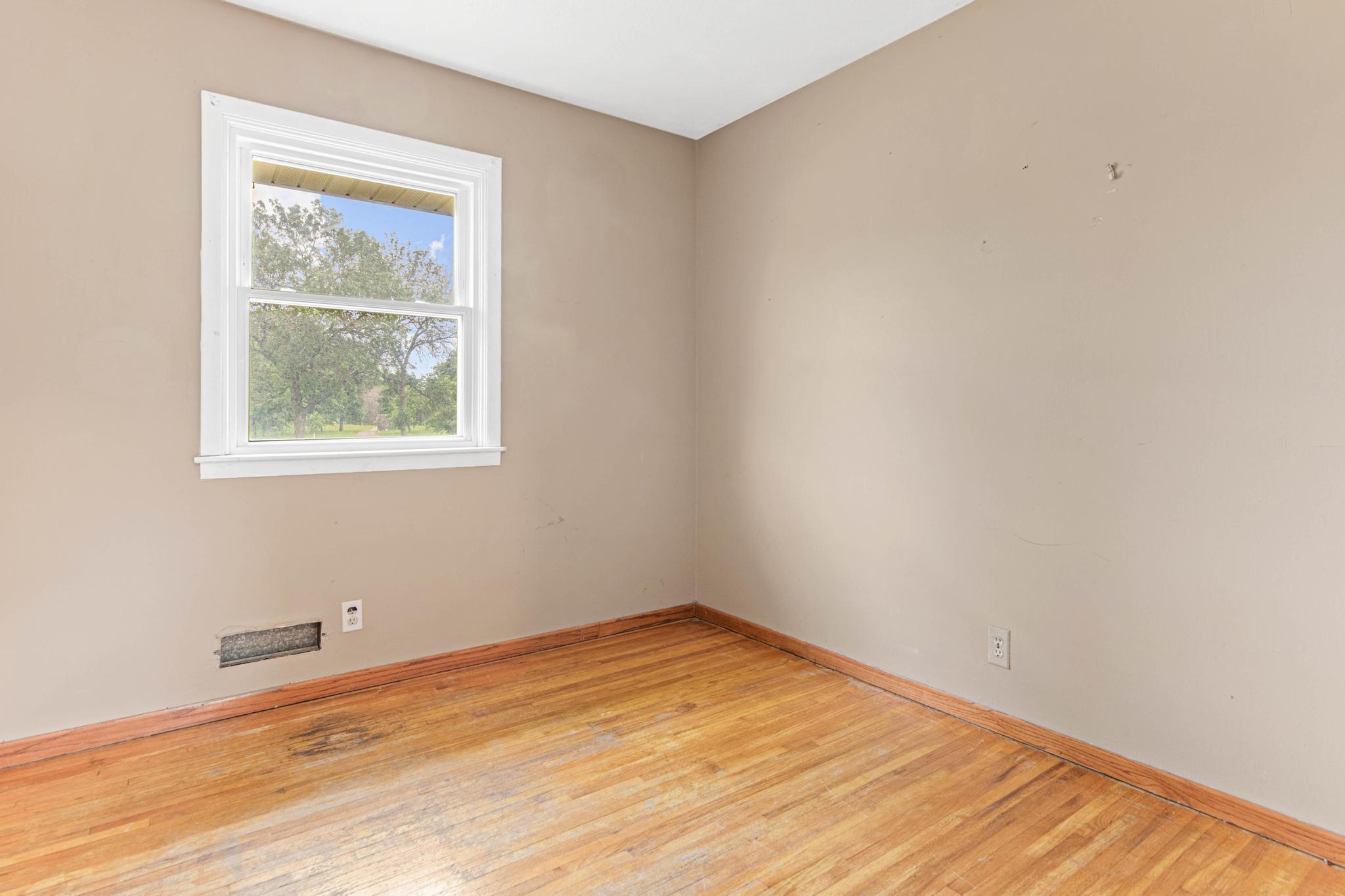 124 Hayes Road Apple Valley, MN 55124 - Photo 13 of 31 Gallery Image 13