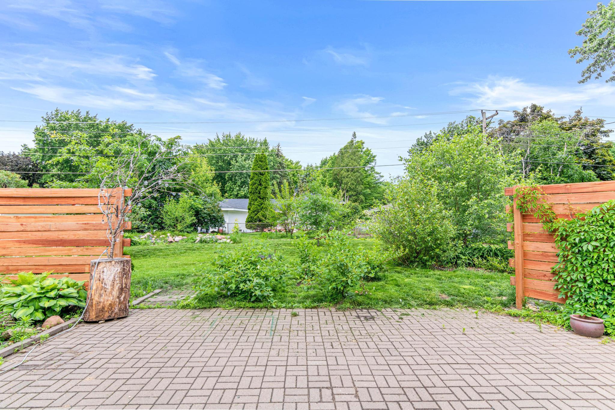 124 Hayes Road Apple Valley, MN 55124 - Photo 27 of 31 Gallery Image 27