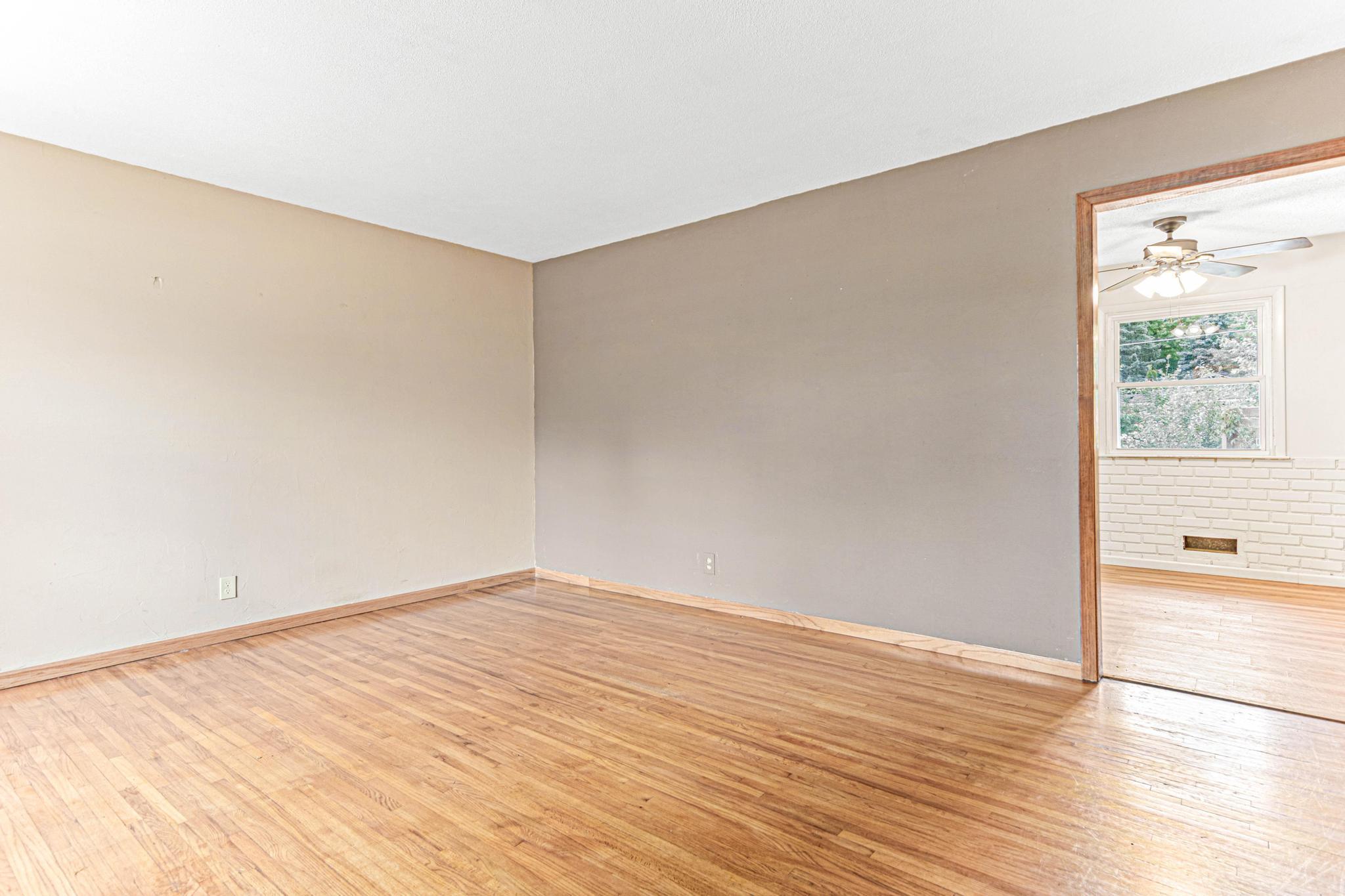 124 Hayes Road Apple Valley, MN 55124 - Photo 5 of 31 Gallery Image 5