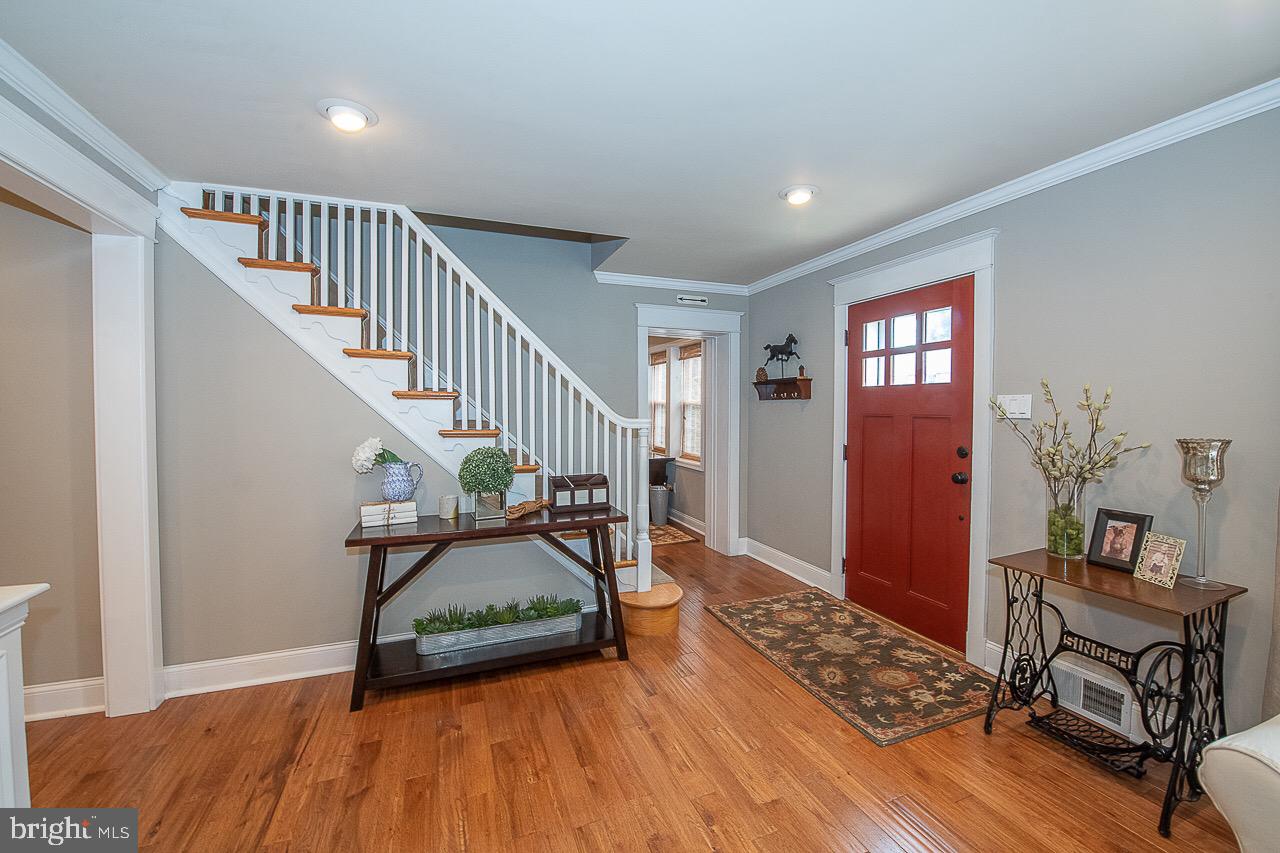 413 Upland Road Havertown, PA 19083 - Photo 4 of 44