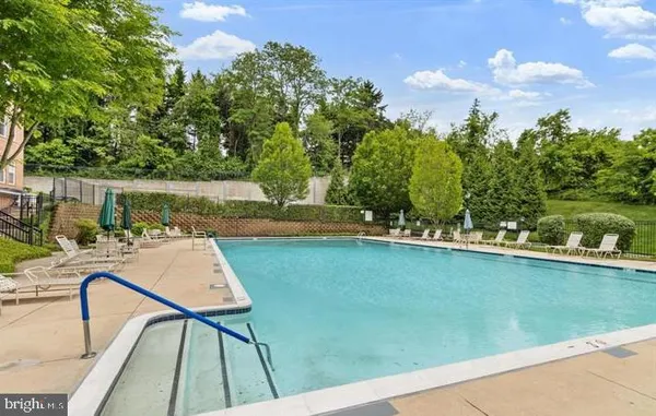 $325,000 | 400 Symphony Circle, Unit 261C, Cockeysville, MD 21030