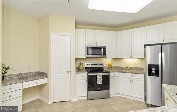 $325,000 | 400 Symphony Circle, Unit 261C, Cockeysville, MD 21030