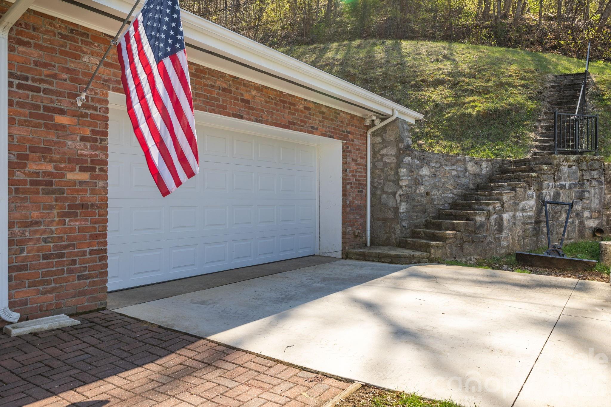 87 Rockwood Road Waynesville, NC 28786 - Photo 3 of 45 a view of wooden door