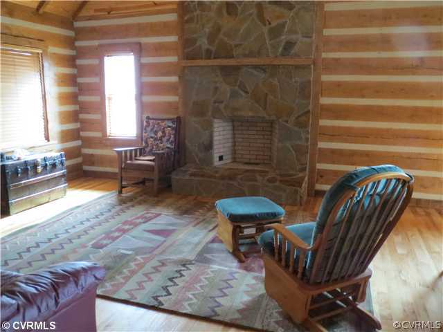 414 Buffalo Church Road Pamplin, VA 23958 - Photo 7 of 19 a view of furniture in wooden floor