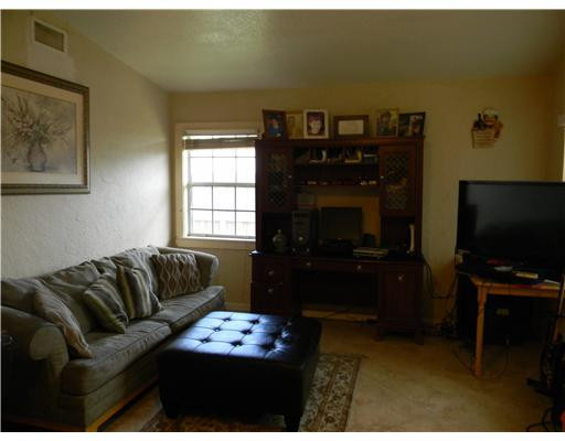 355 Hastings Street Boca Raton, FL 33487 - Photo 3 of 4 Living Room
