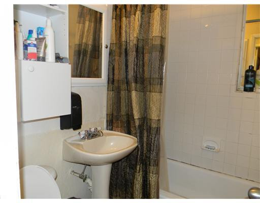 355 Hastings Street Boca Raton, FL 33487 - Photo 4 of 4 Bathroom