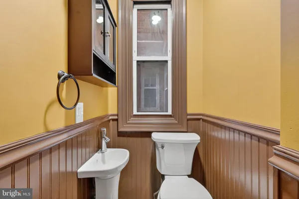 $3,598 | 1169 6th Street Northeast, Washington, DC 20002