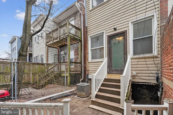 $3,598 | 1169 6th Street Northeast, Washington, DC 20002