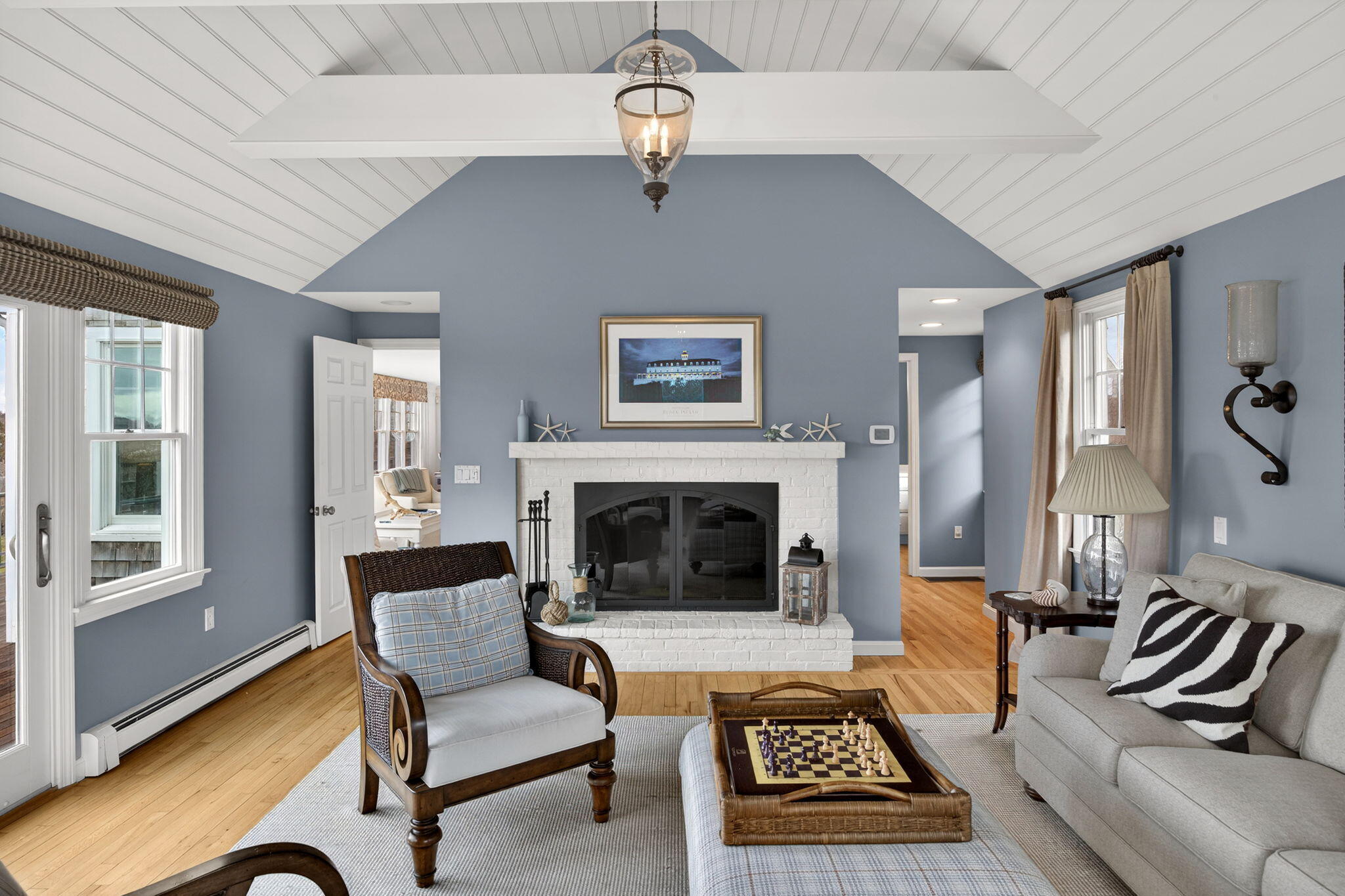 346 Morris Island Road Chatham, MA 02633 - Photo 19 of 33 a living room with furniture
