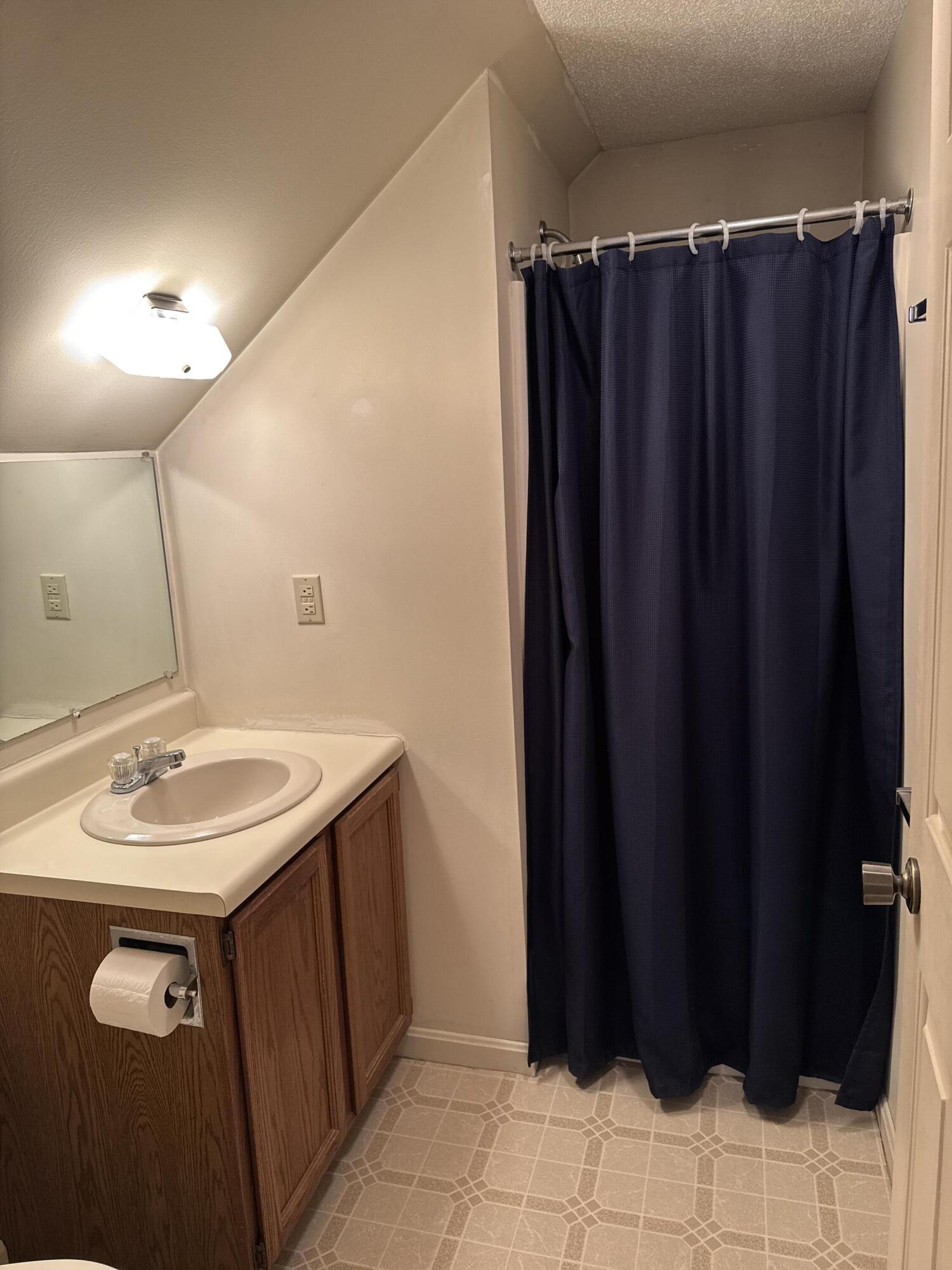 9 Cynthia Circle, Unit 9 Bangor, ME 04401 - Photo 16 of 28 2nd floor bathroom
