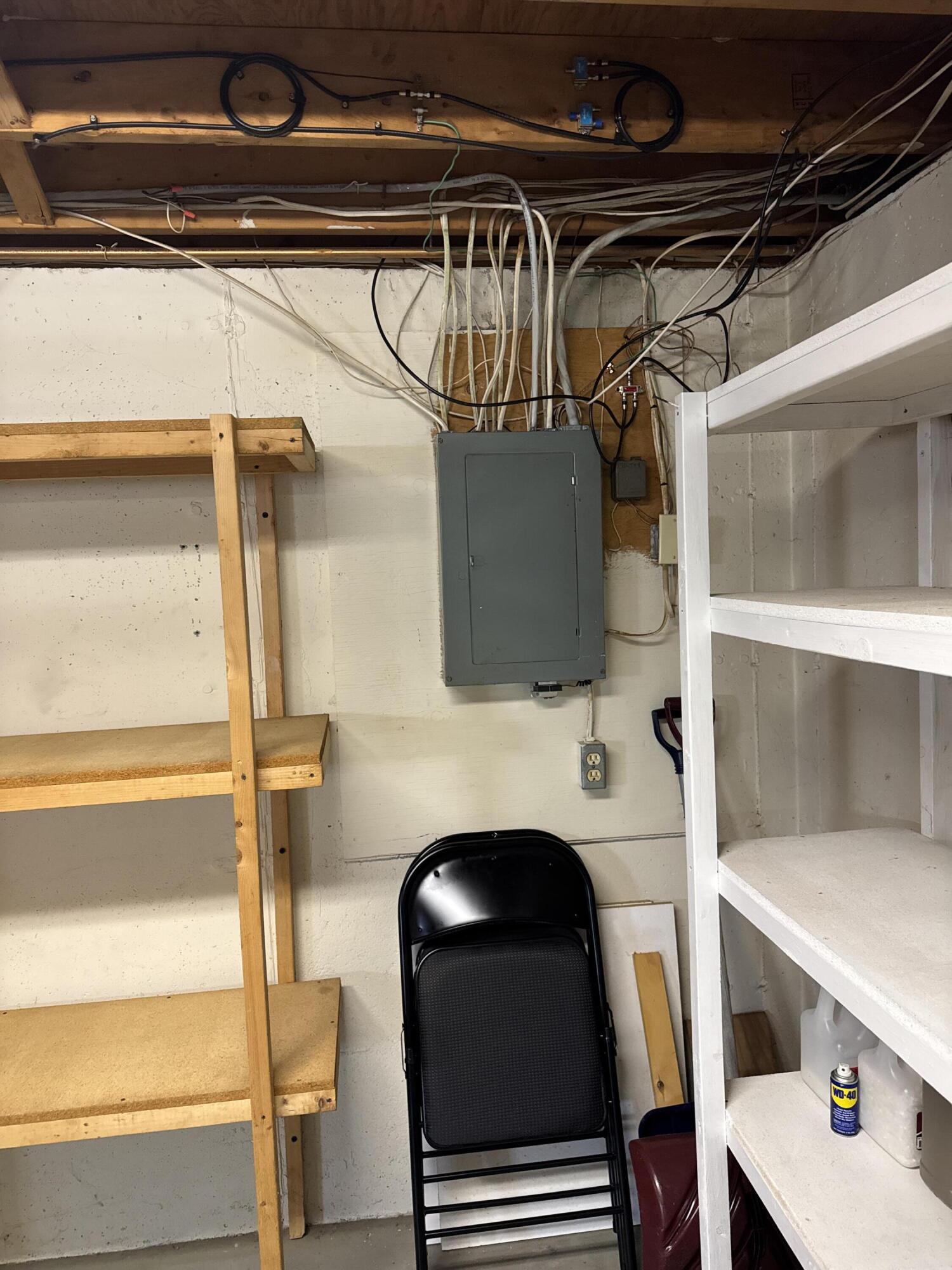 9 Cynthia Circle, Unit 9 Bangor, ME 04401 - Photo 25 of 28 circuit breaker