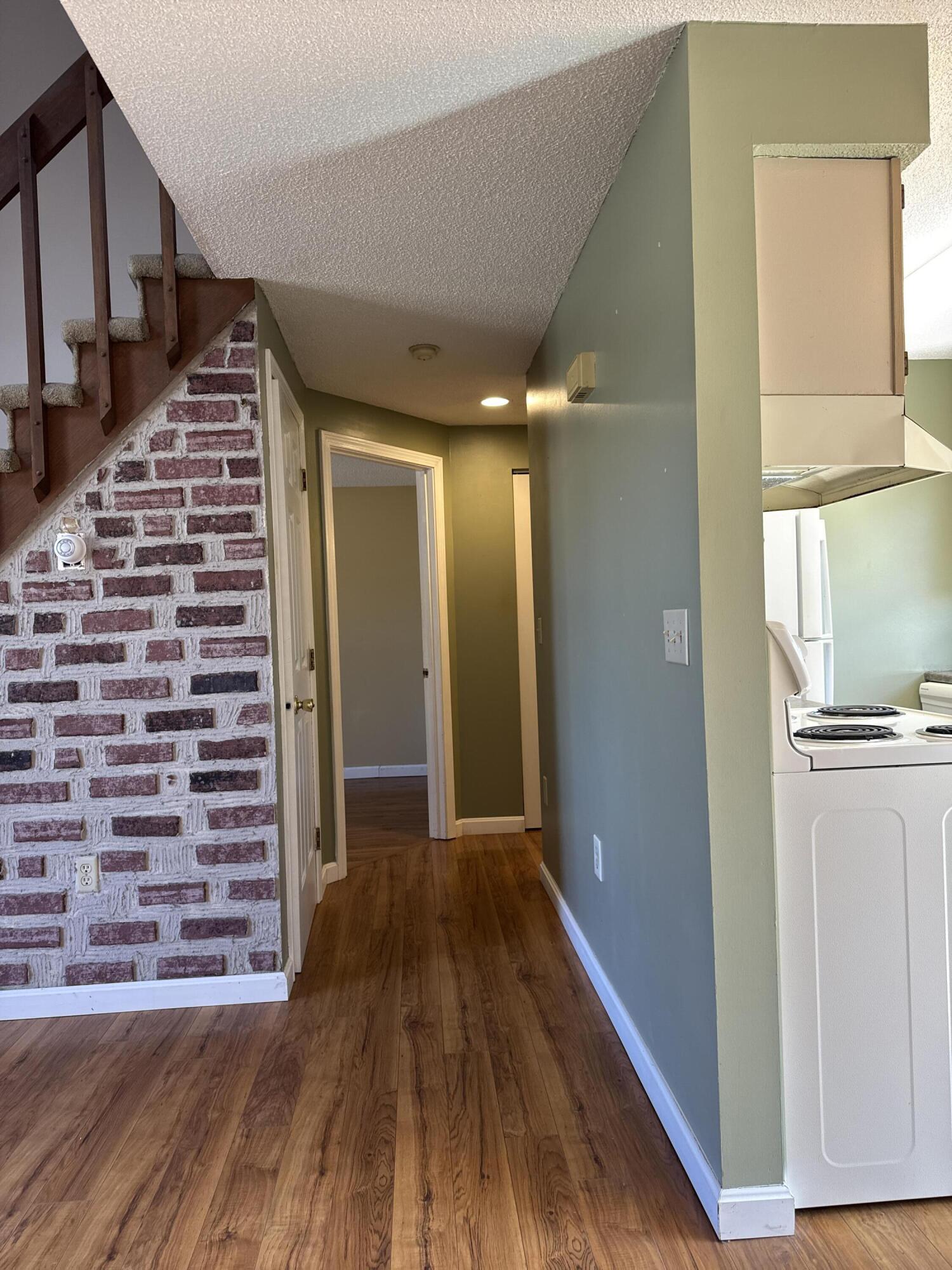 9 Cynthia Circle, Unit 9 Bangor, ME 04401 - Photo 6 of 28 Hallway