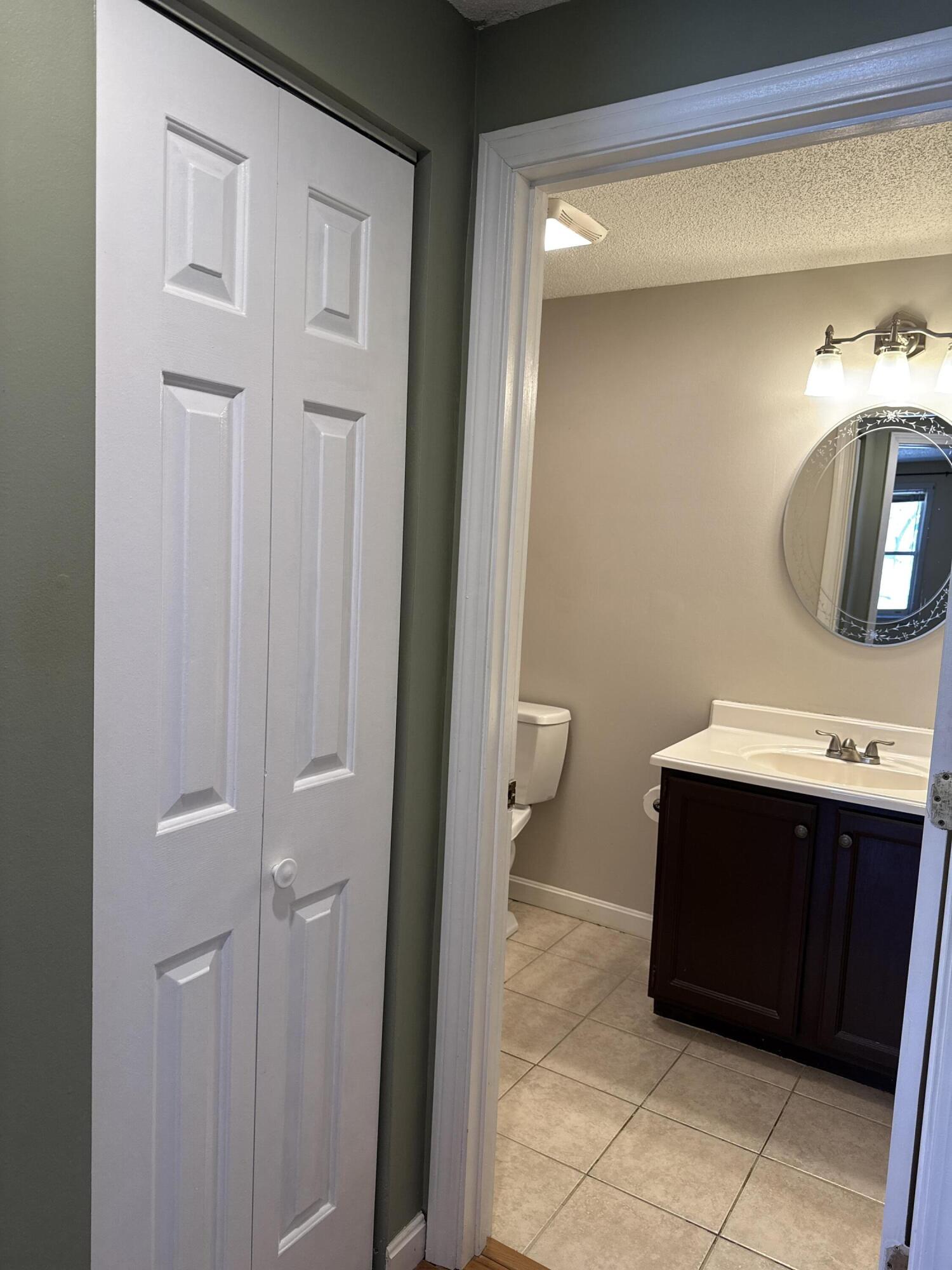 9 Cynthia Circle, Unit 9 Bangor, ME 04401 - Photo 9 of 28 1st floor bathroom