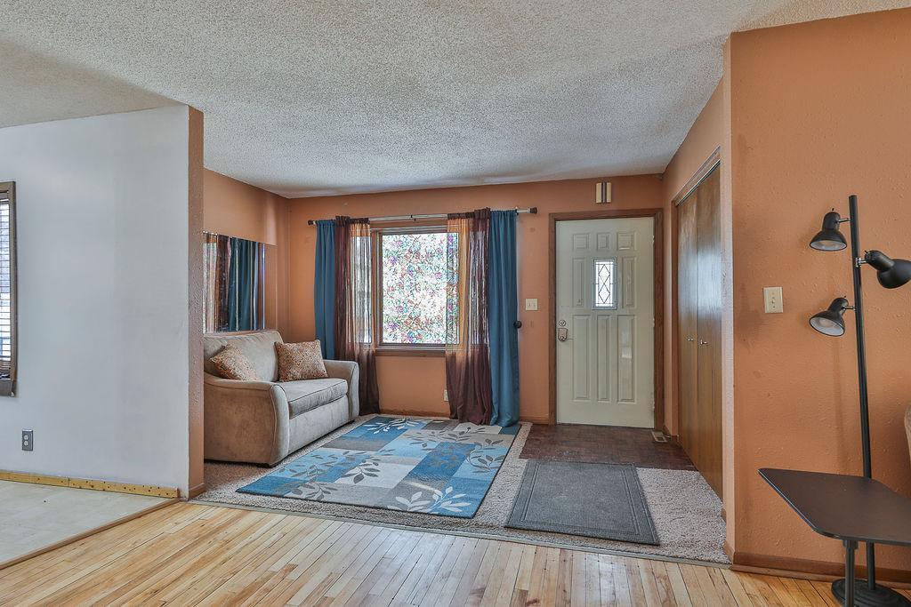 1011 14th Street South Fargo, ND 58103 - Photo 4 of 38