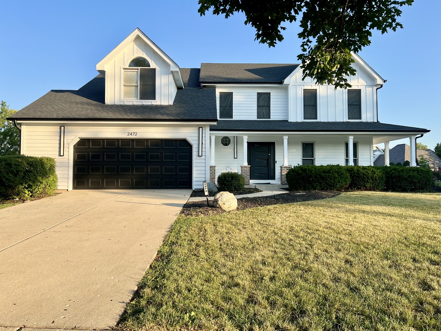 2472 Worthington Drive Aurora, IL 60506 - Photo 1 of 26 a front view of a house with yard