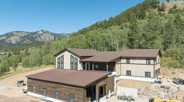 $3,800,000 | 436 Stewart Creek Road, Etna, WY 83118