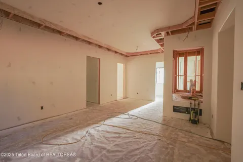 $3,800,000 | 436 Stewart Creek Road, Etna, WY 83118