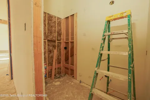 $3,800,000 | 436 Stewart Creek Road, Etna, WY 83118