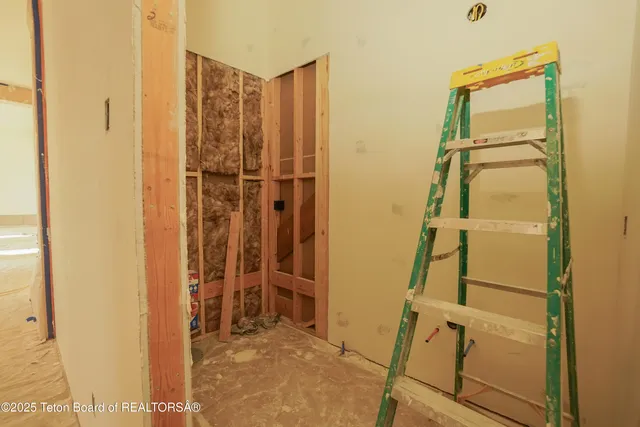 $3,800,000 | 436 Stewart Creek Road, Etna, WY 83118