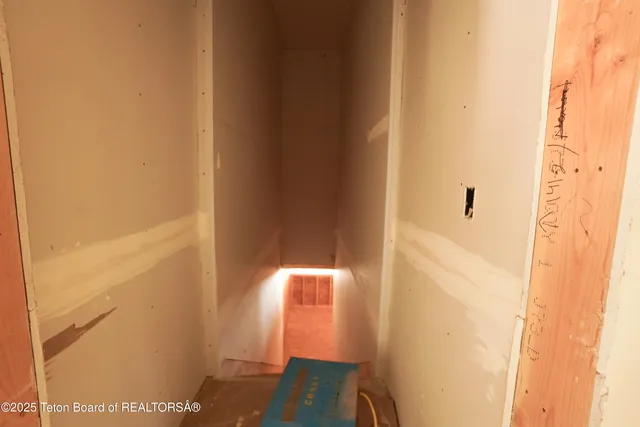 $3,800,000 | 436 Stewart Creek Road, Etna, WY 83118