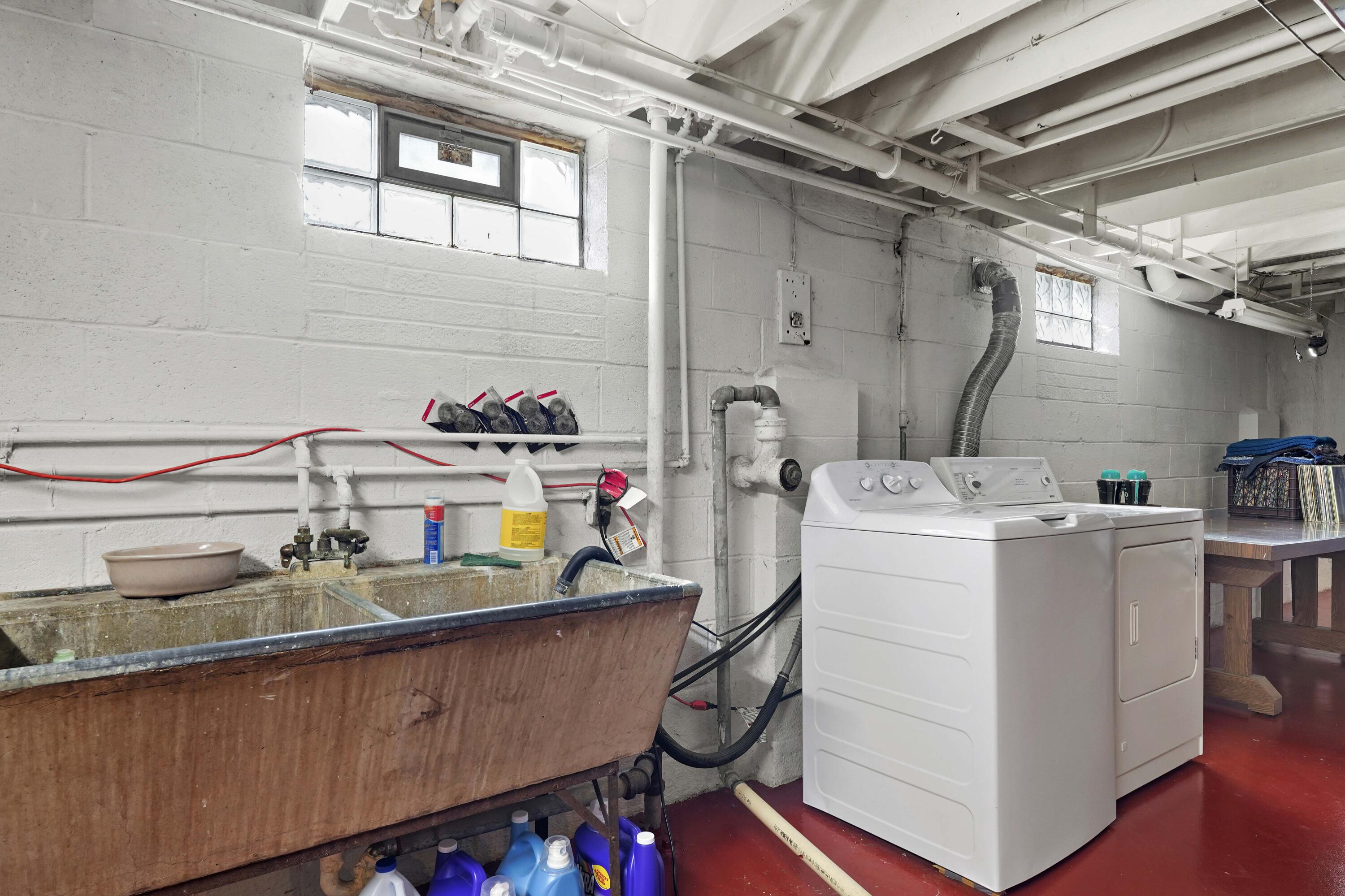 4900 Arthur Street Gary, IN 46408 - Photo 7 of 21 a storage room with washer and dryer