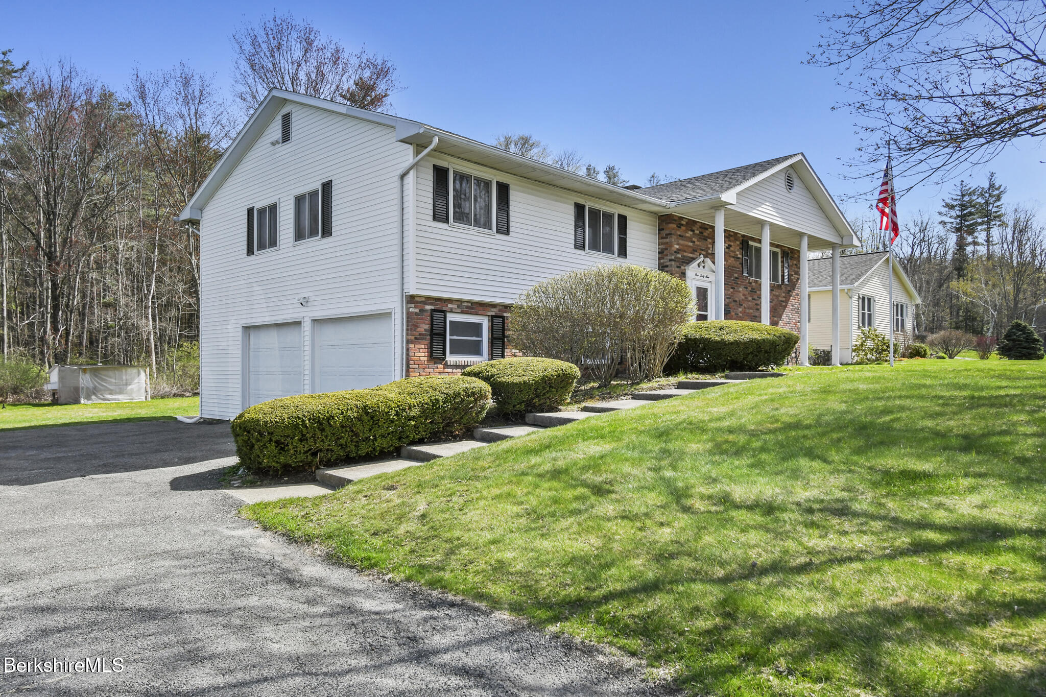 149 Kittredge Road Pittsfield, MA 01201 - Photo 2 of 36 Exterior Side View