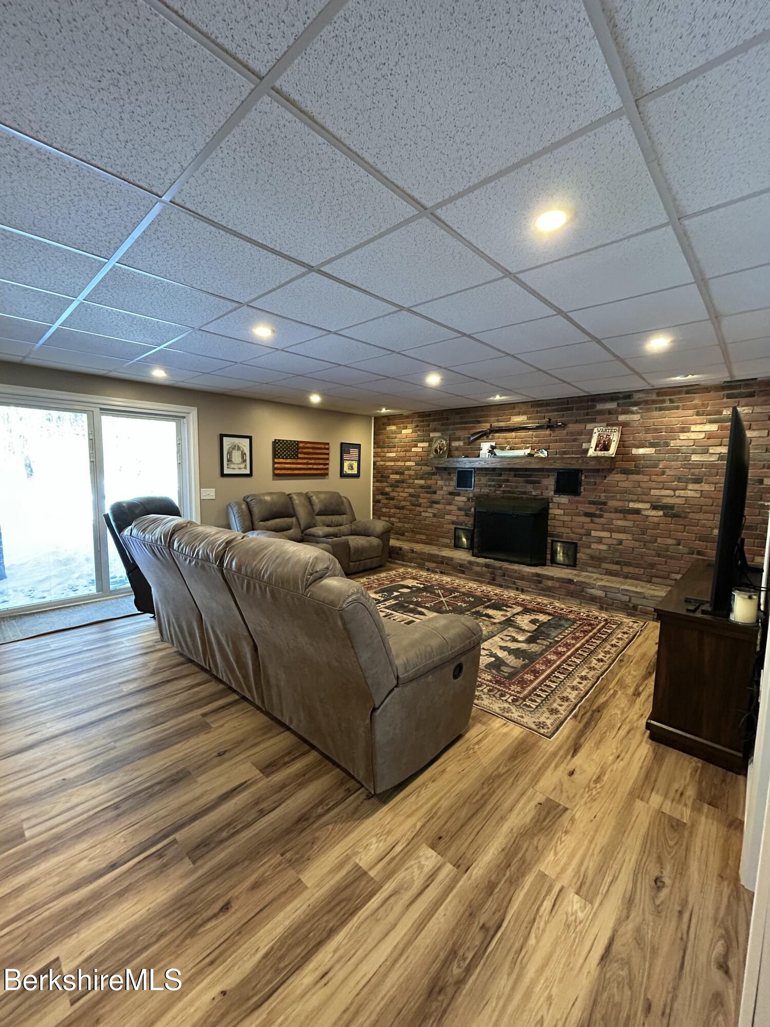 149 Kittredge Road Pittsfield, MA 01201 - Photo 25 of 36 Fireplace