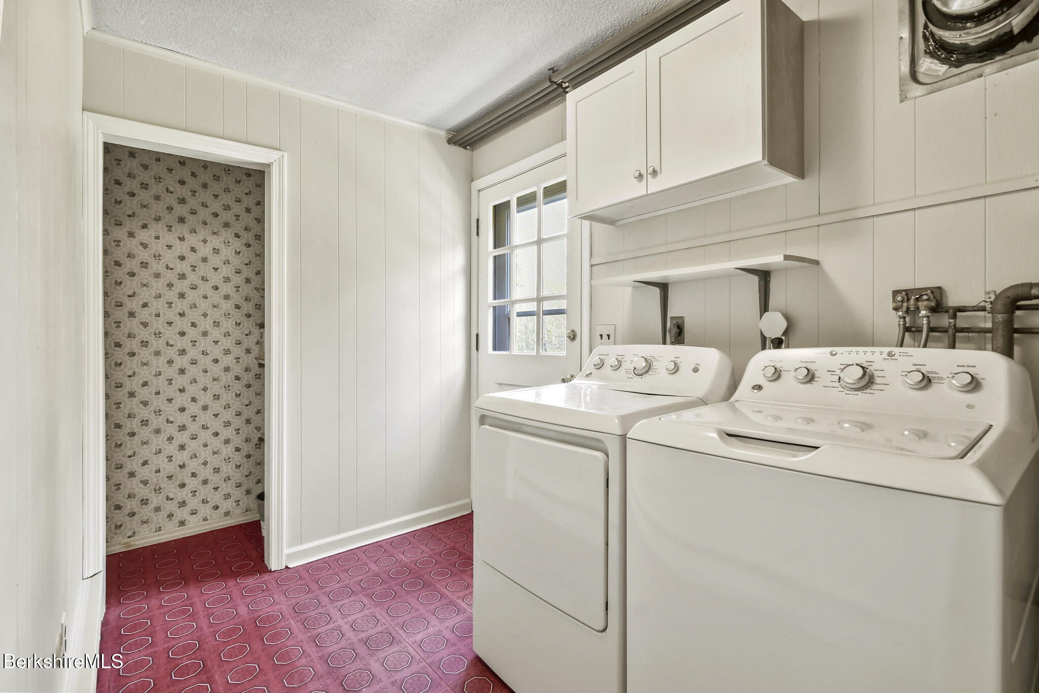 149 Kittredge Road Pittsfield, MA 01201 - Photo 28 of 35 Laundry