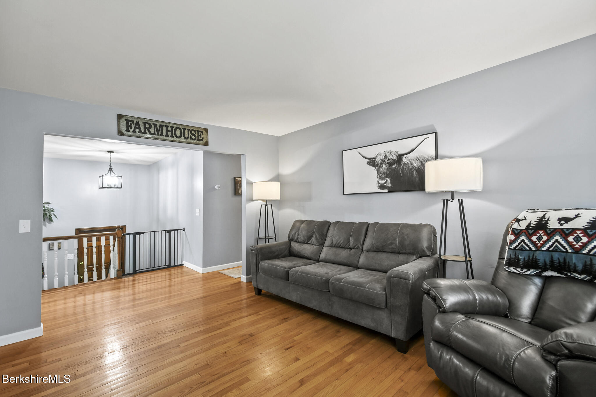 149 Kittredge Road Pittsfield, MA 01201 - Photo 6 of 36 Living Room
