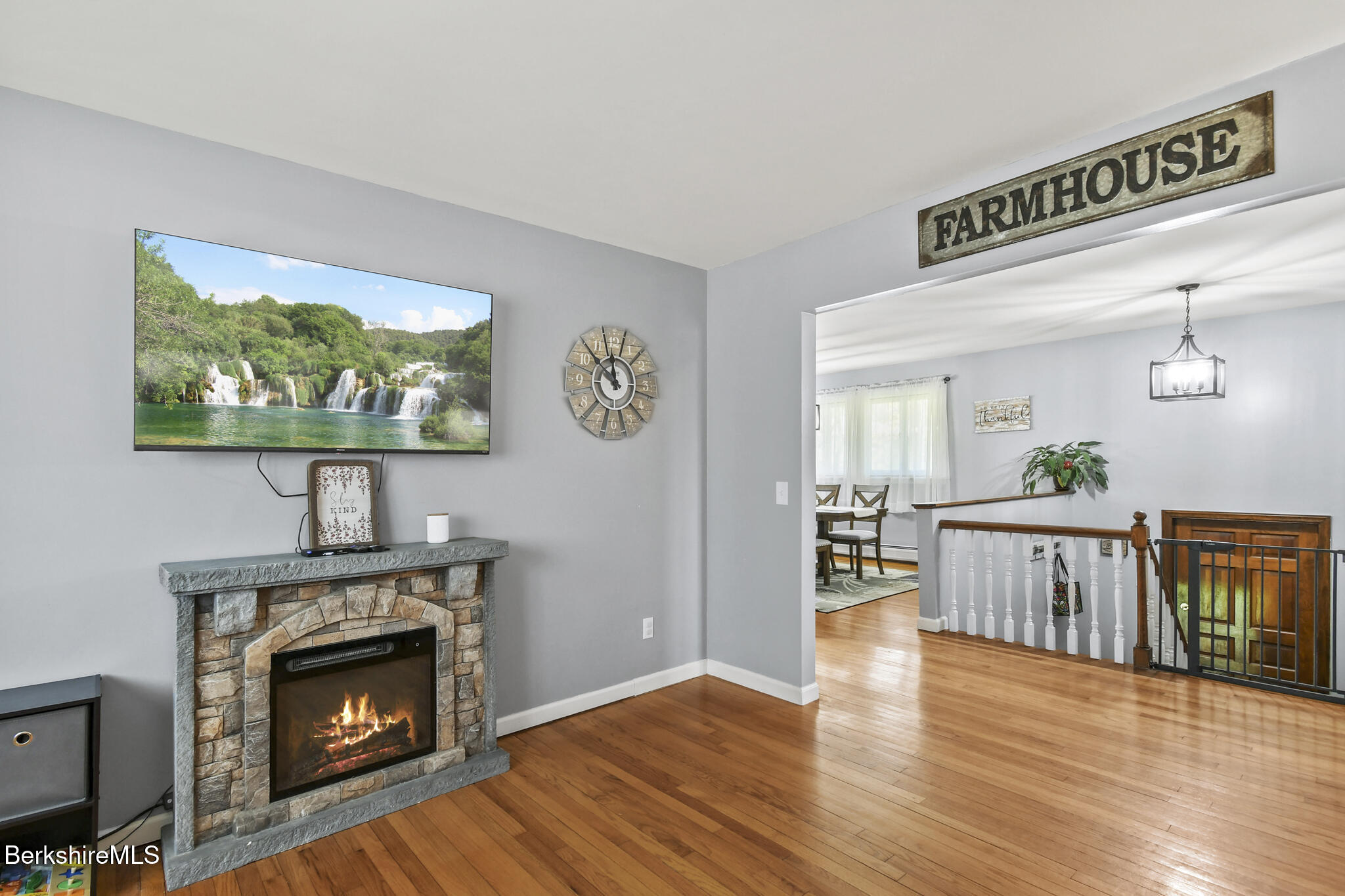 149 Kittredge Road Pittsfield, MA 01201 - Photo 7 of 36 Electric Fireplace