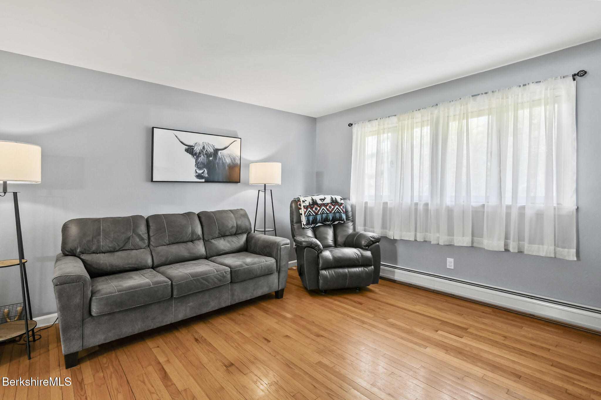 149 Kittredge Road Pittsfield, MA 01201 - Photo 8 of 36 Living Room