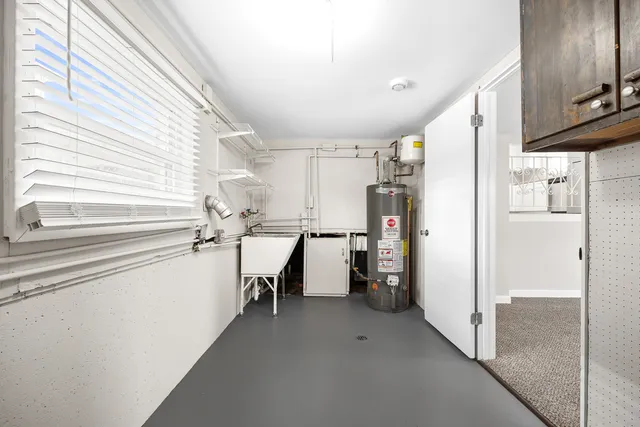 $304,900 | 13601 Loomis Lane, Crestwood, IL 60418