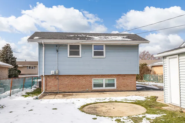 $304,900 | 13601 Loomis Lane, Crestwood, IL 60418