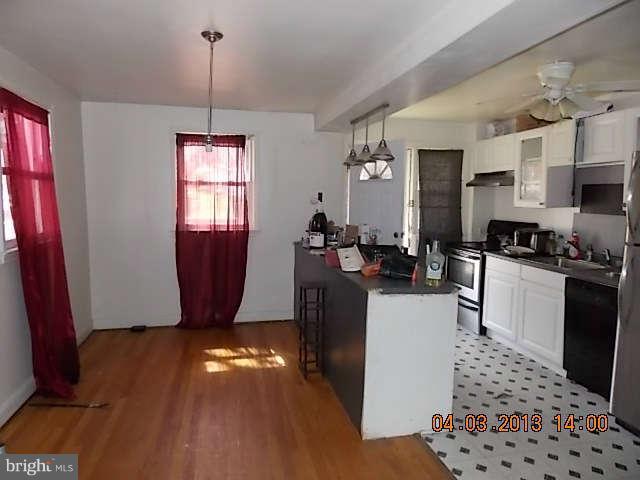 4309 Cedar Garden Road Baltimore, MD 21229 - Photo 4 of 5 Dining Room